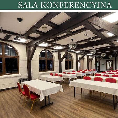 Hotel Red Ostrowiec Swietokrzyski Ngoại thất bức ảnh