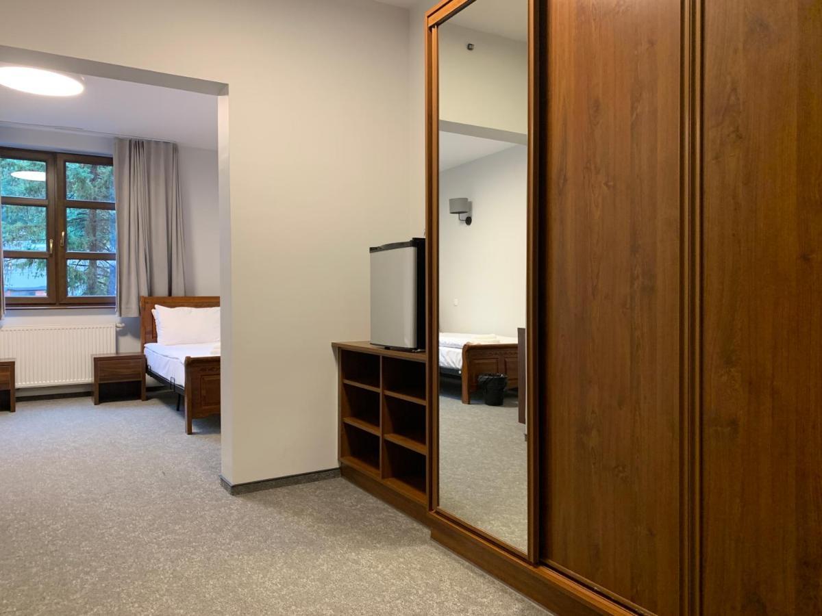 Hotel Red Ostrowiec Swietokrzyski Ngoại thất bức ảnh