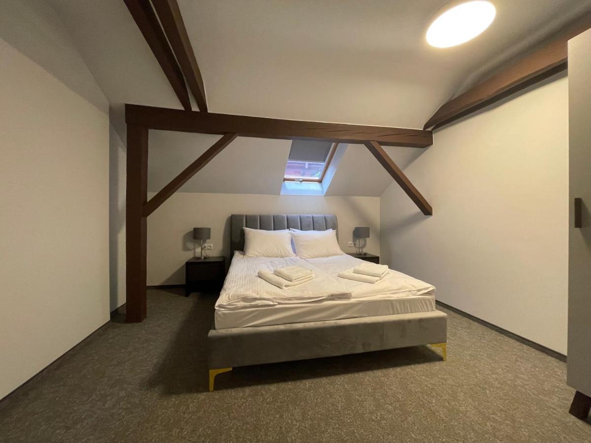 Hotel Red Ostrowiec Swietokrzyski Ngoại thất bức ảnh