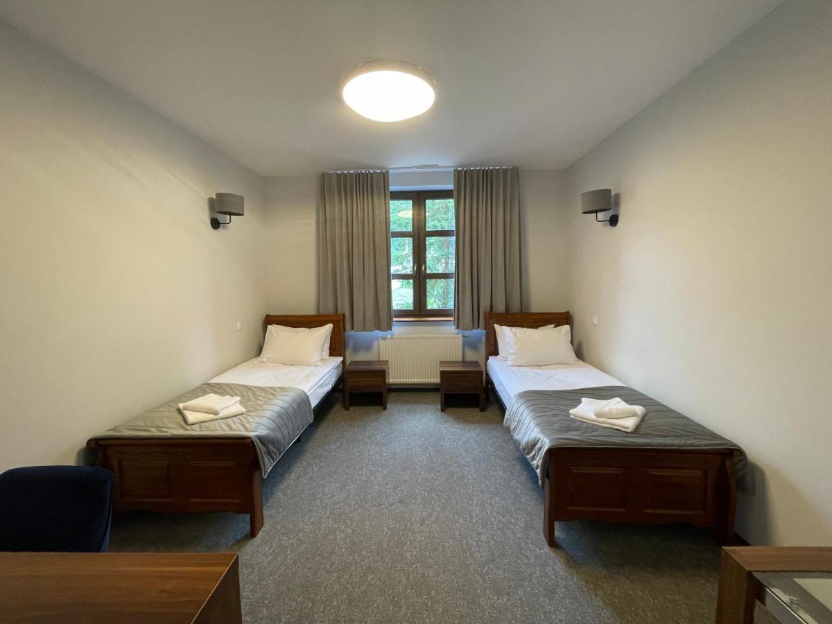 Hotel Red Ostrowiec Swietokrzyski Ngoại thất bức ảnh