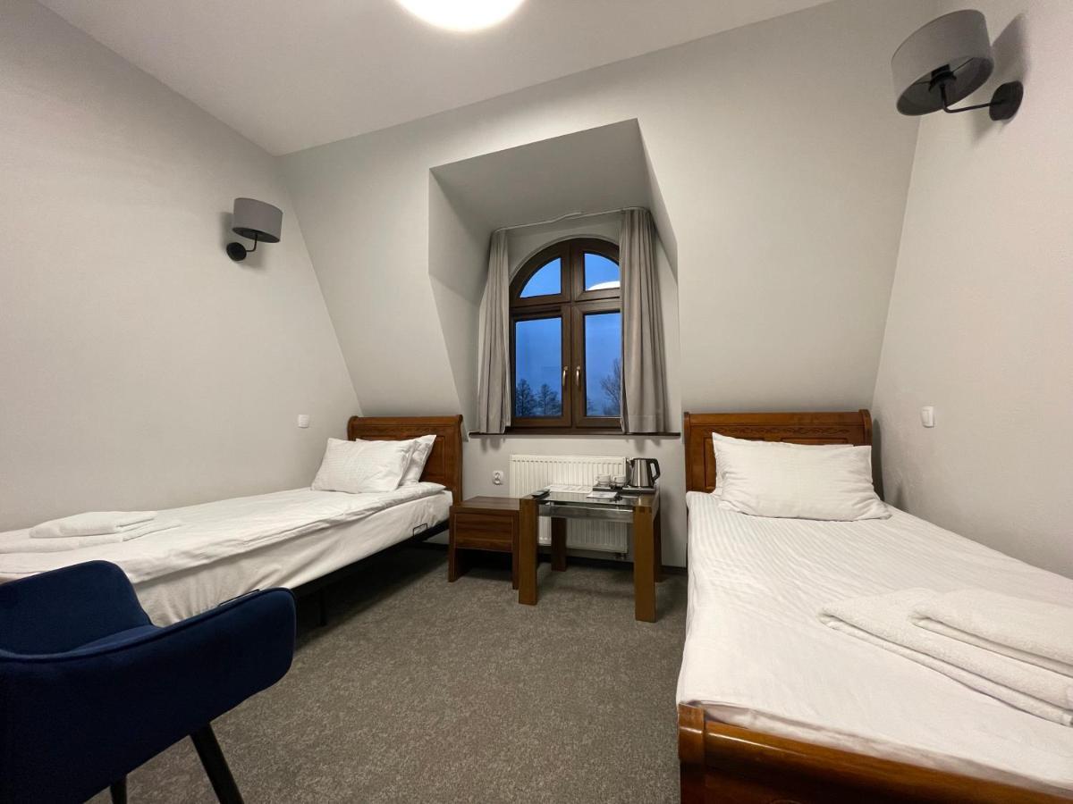 Hotel Red Ostrowiec Swietokrzyski Ngoại thất bức ảnh