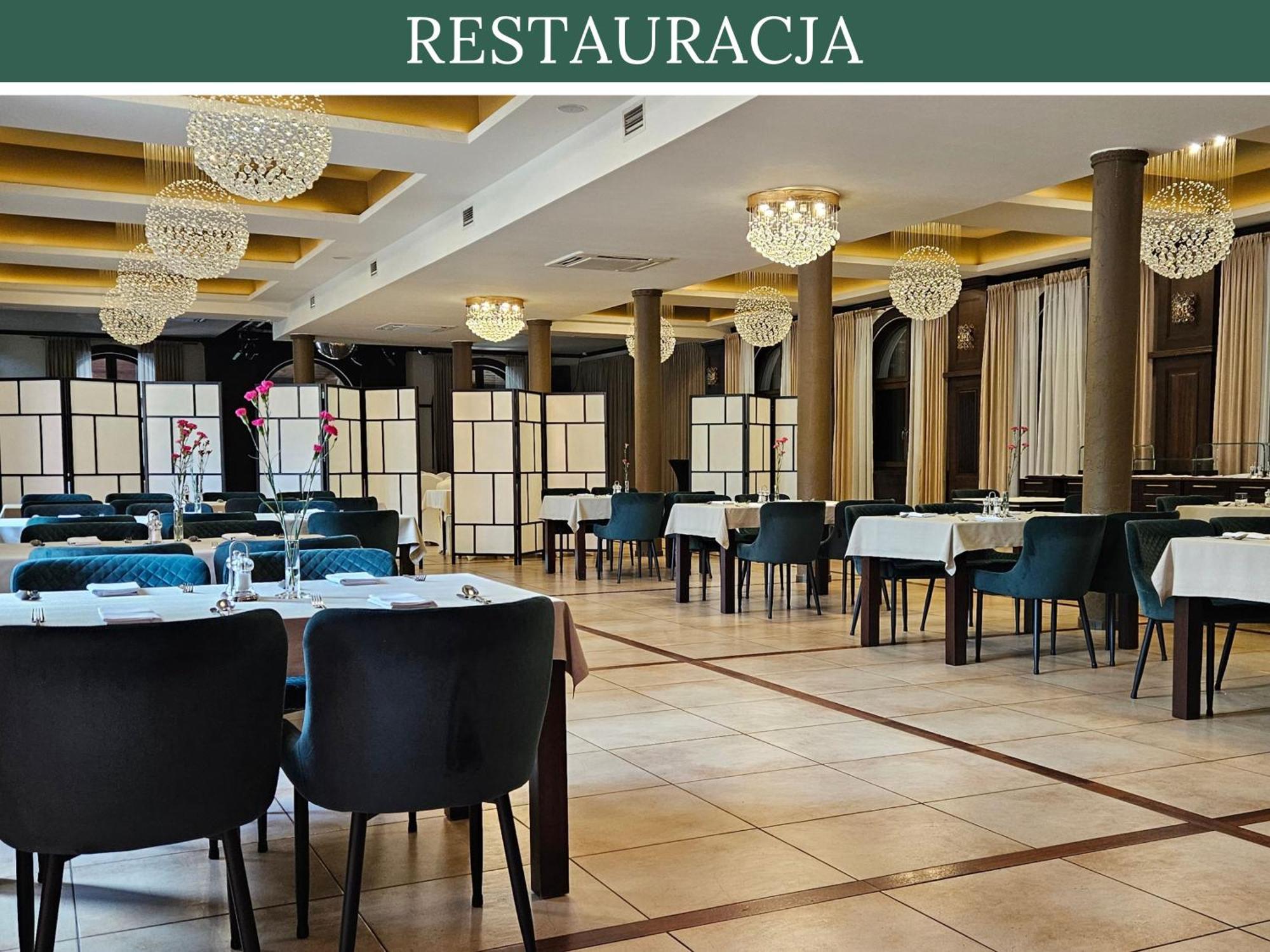 Hotel Red Ostrowiec Swietokrzyski Ngoại thất bức ảnh